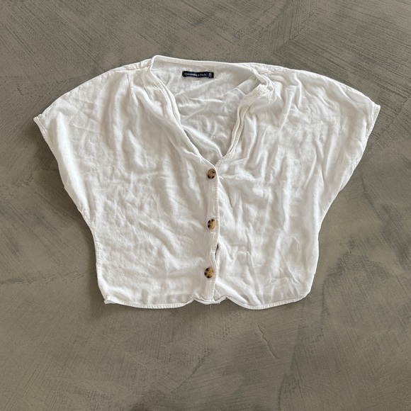 Abercrombie and Fitch White Cropped Batwing Button V -Neck Blouse - Picture 3 of 8
